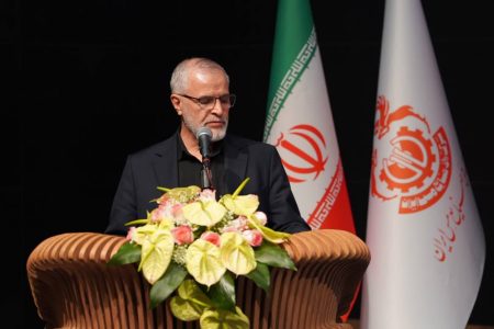 با حضور معاون وزیر کشور صورت گرفت؛  🔰برگزاری همایش «صنعت و خدمت» برای نکوداشت خادمان موکب‌های شرکت ملی مس